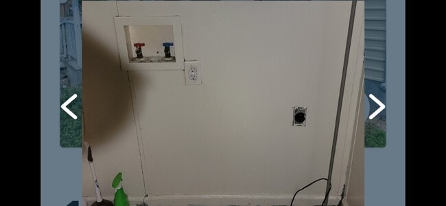 Building Photo - 515 W Main St