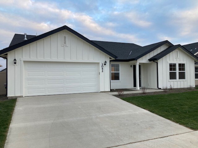 Primary Photo - 3042 N Greengate Way