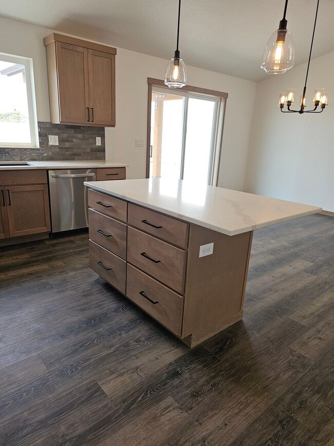 Building Photo - Brand New Beautiful 4 bedroom Home in Rathdrum!