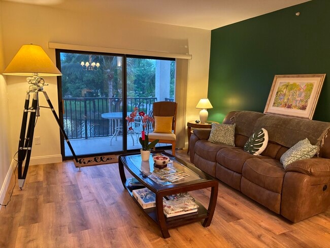 Building Photo - 2105 Lavers Cir