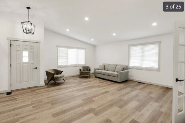 Building Photo - Newly Remodel 3 bed house - Rent $3k per m...
