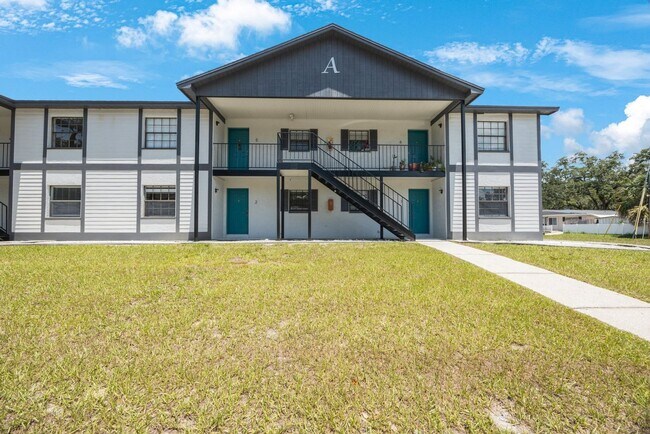 Foto del edificio - Newly Renovated 2 bedroom 2 bath within wa...