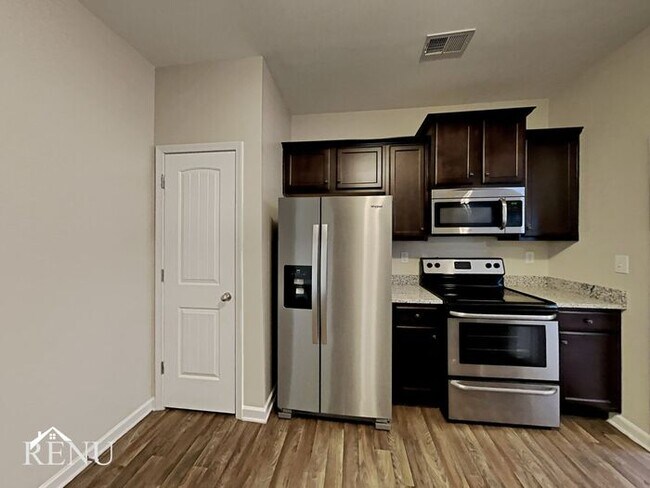 Foto del edificio - 3144 Broadleaf Trail Rd