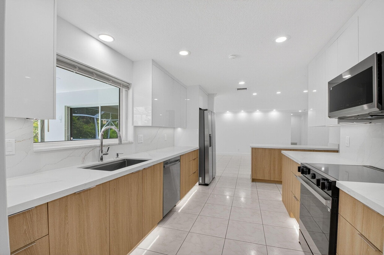 Foto principal - 4599 Brady Blvd