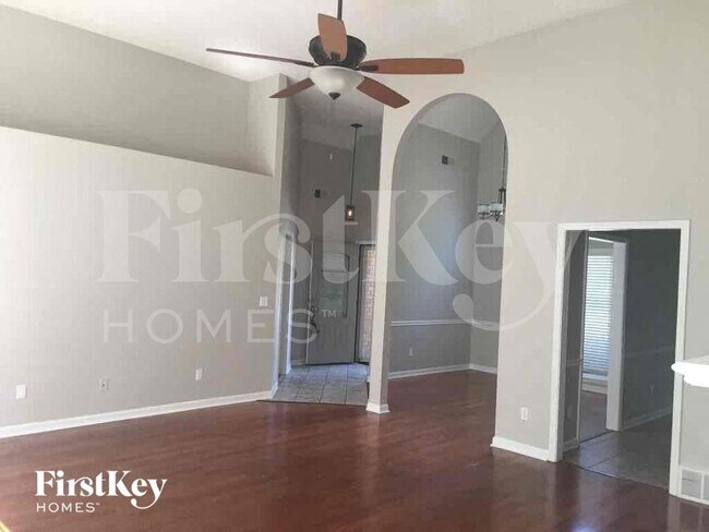 Foto del edificio - 1071 Mossy Knoll Dr