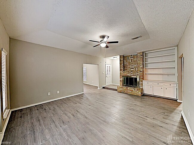 Building Photo - 535 Shady Brook Dr