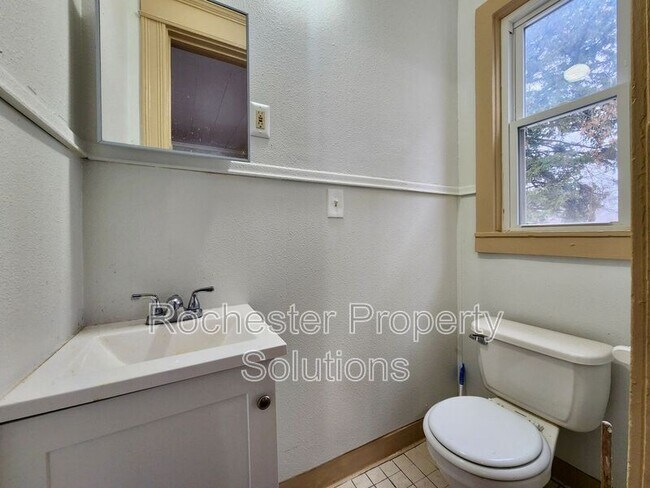 Building Photo - 434-438 Emerson St