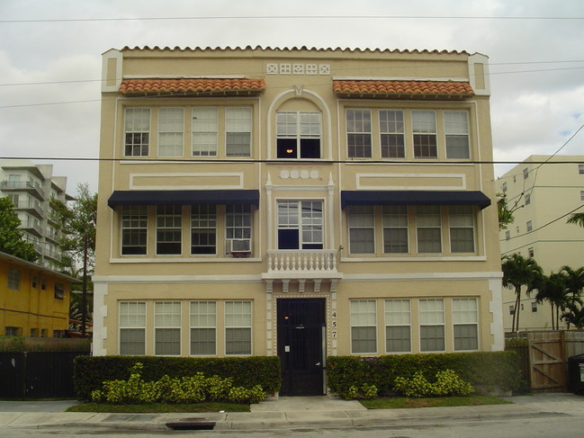 Building Photo - 457 NE 24th St