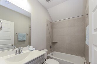 Building Photo - 10981 Swang Link Dr