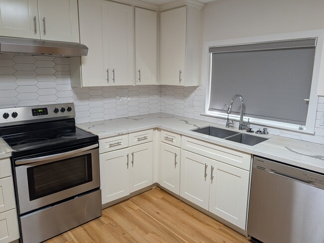 Building Photo - 487 Tuscarora Dr