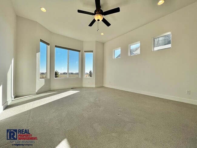 Foto del edificio - Gorgeous 4 bed 3 bath + Office home located on the 12th Tee of the TPC golf Course!