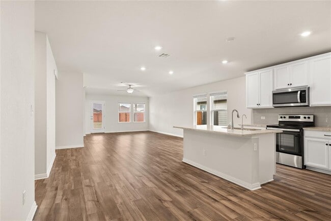 Building Photo - 105 Saviano Rd