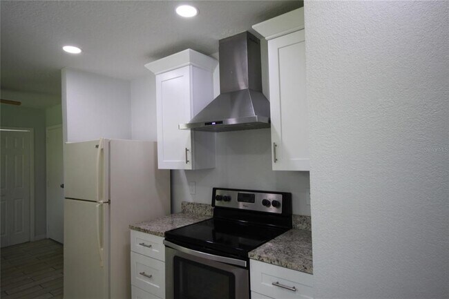 Building Photo - 1416 Osceola Park Dr