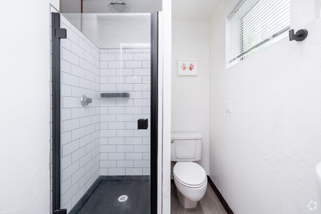 Studio - 239B - River Loft Bungalows on Warren+9th