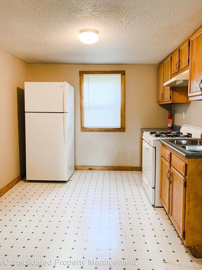 Building Photo - 2 br, 1 bath Apartment - 99 E Wood Street
