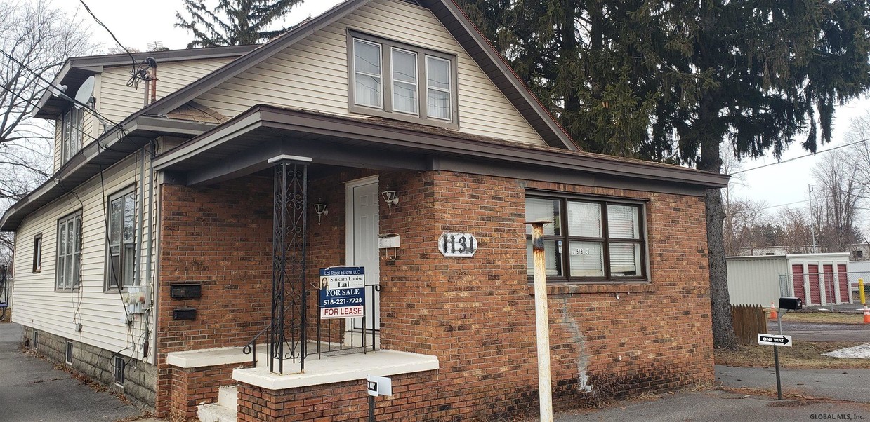 Primary Photo - 1131 Altamont Ave