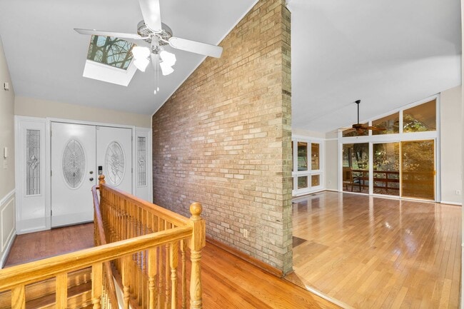 Building Photo - 4 Bed 3 Bath - Bethesda Single Family Home - Move In Ready