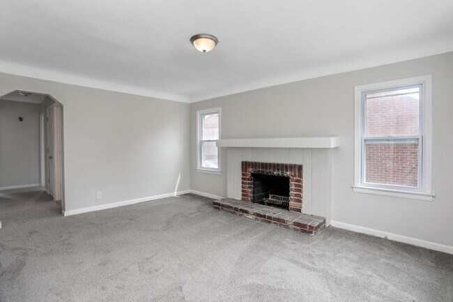 Foto del edificio - Completely remodeled 3 bed/1 bath Single F...