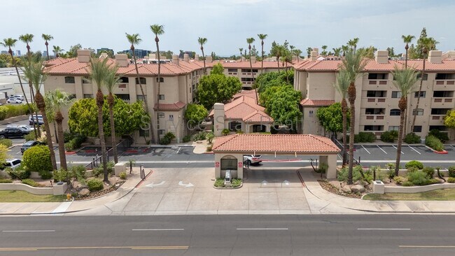 Foto del edificio - 5104 N 32nd St