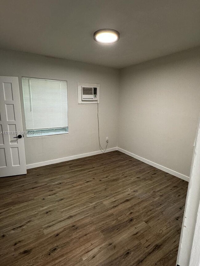 Building Photo - 541 SW 7th St