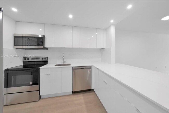 Building Photo - 251 Galen Dr