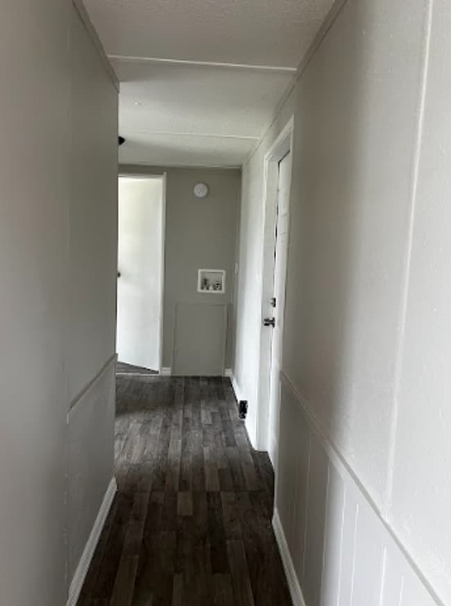 Building Photo - Welcome Home to Silver Lake