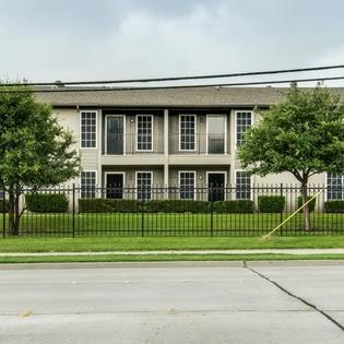 Foto del edificio - 1002 Edmonds Ln