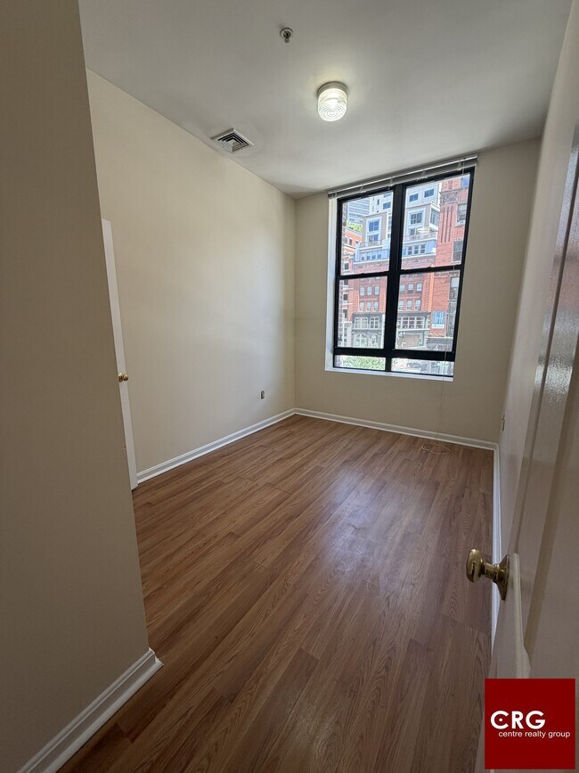 Foto del edificio - 81-82 Essex St. Unit U24