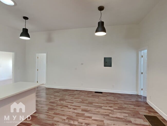 Building Photo - 1064 30th St