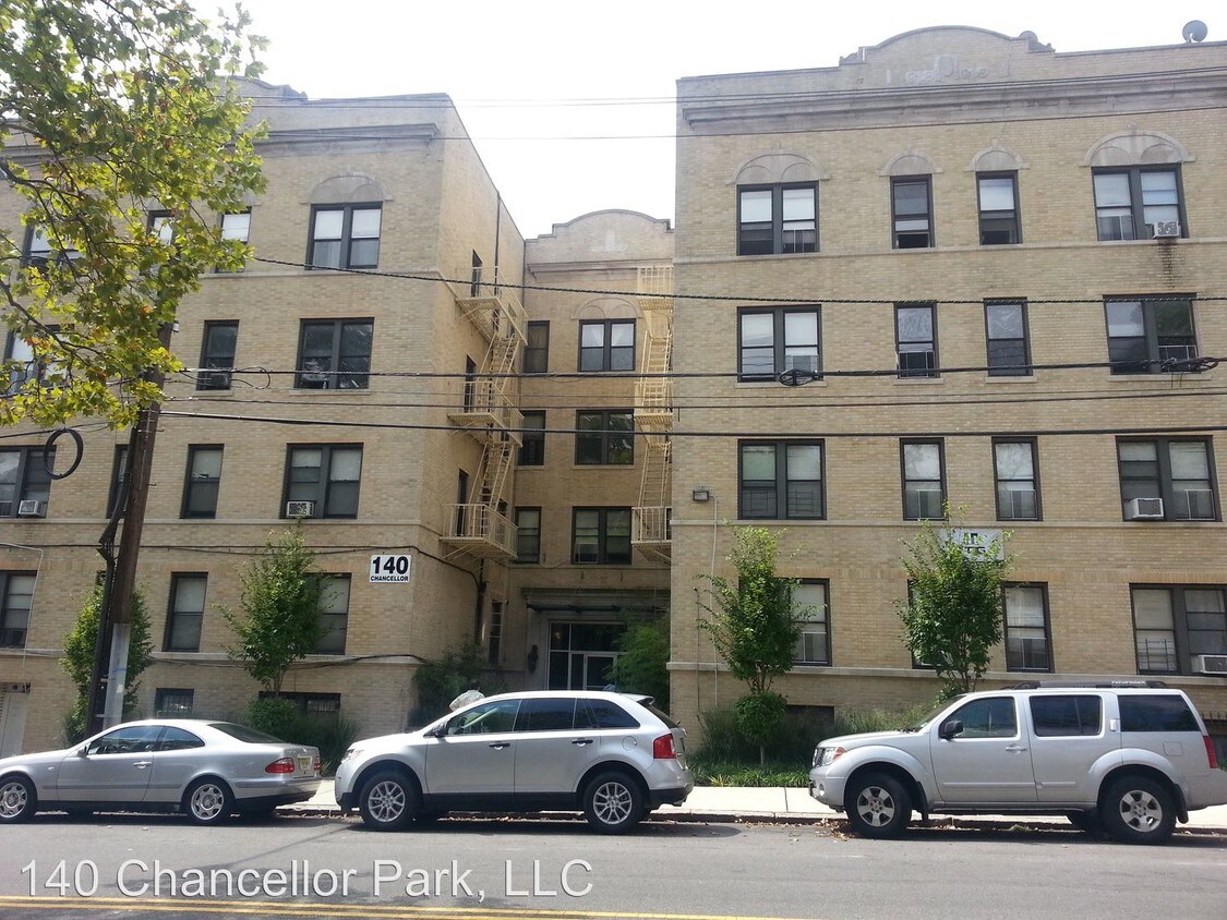 Primary Photo - 140 Chancellor Ave