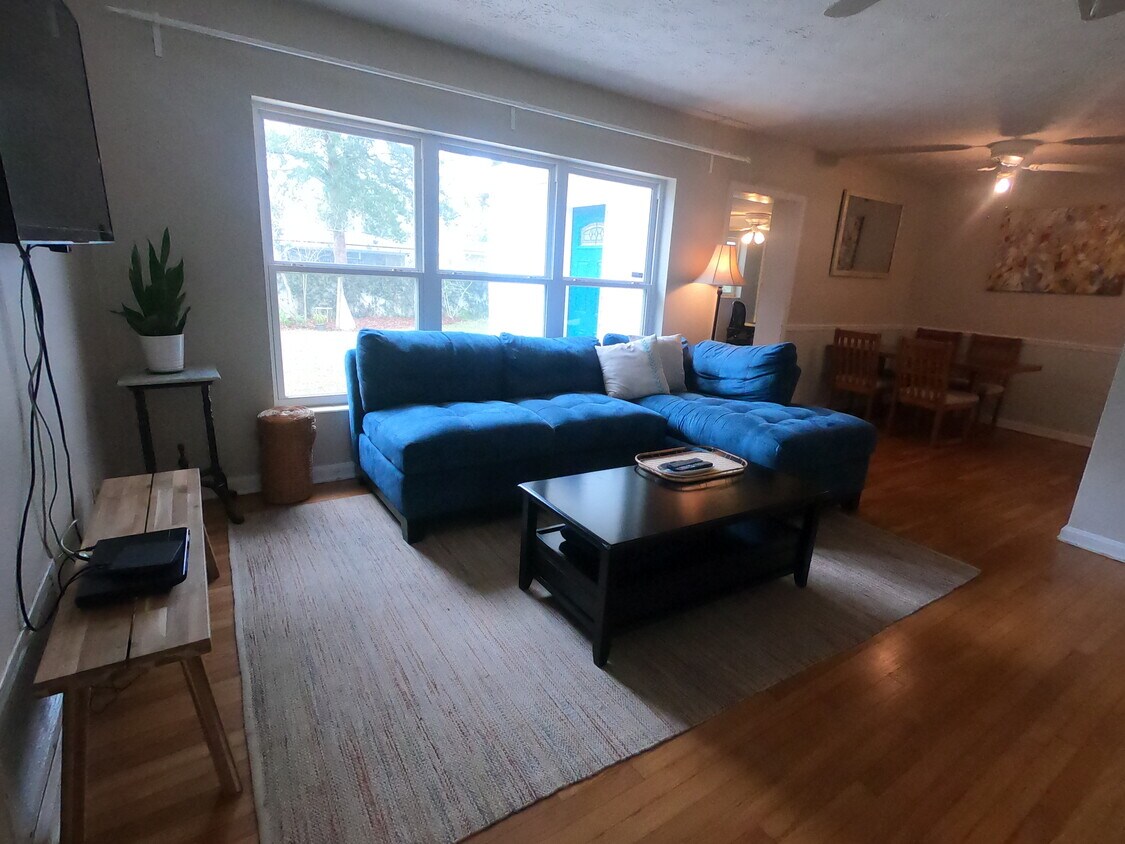 Foto principal - 3747 Coronado Rd