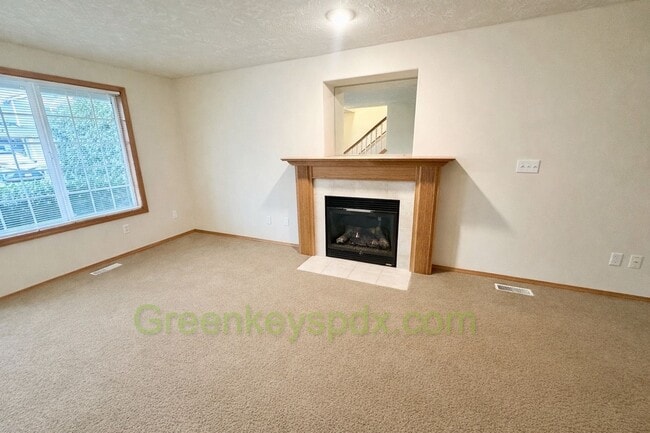 Foto del edificio - Awesome 3-bedroom, 2.5-bathroom house in North Portland.