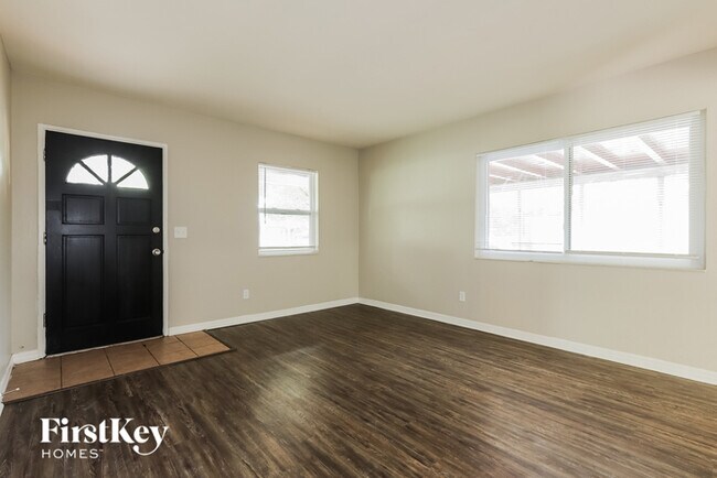 Foto del edificio - 10112 N Ashley St