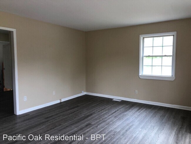 Building Photo - 3 br, 1.5 bath House - 1070 Madonna Drive