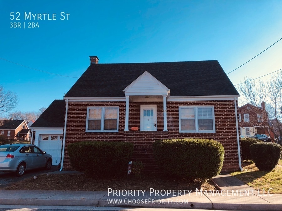 Classic Brick 3 Bed 2 Bath Tons of Space! House for Rent in