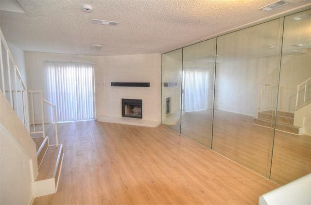 Foto del edificio - 10500 Lake June Rd