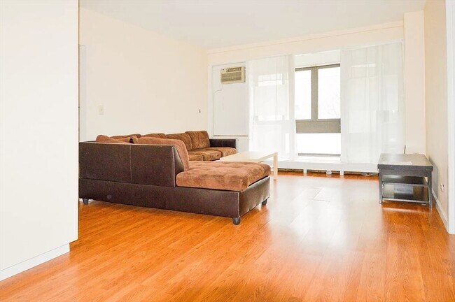 Foto del edificio - 28 Juniper St