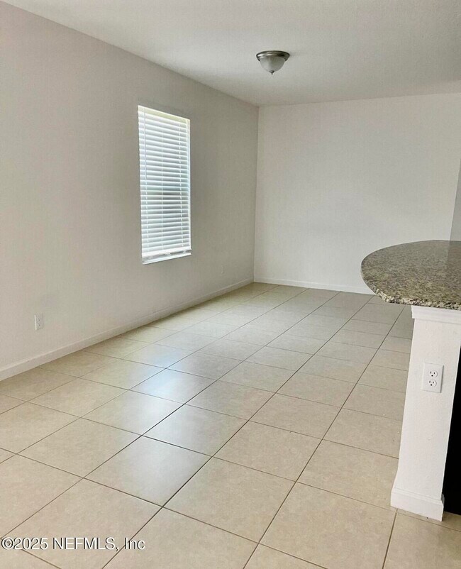 Foto del edificio - 8709 Lake George Cir E