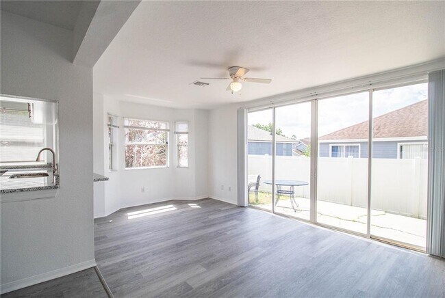 Building Photo - 235 Mango Dr