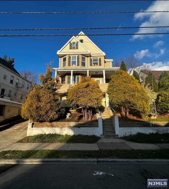 Primary Photo - 84 Orchard St