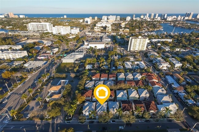 Building Photo - 912 NE 17th Way