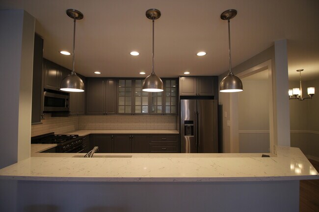 Building Photo - 1430 Sandstone Dr