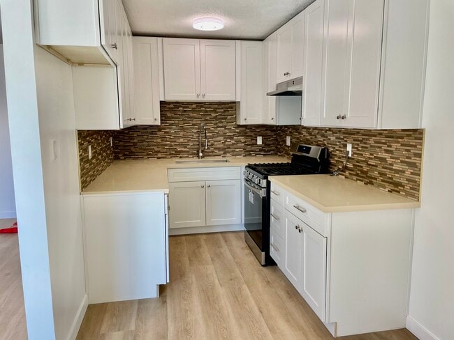 Building Photo - 12121 La Maida St