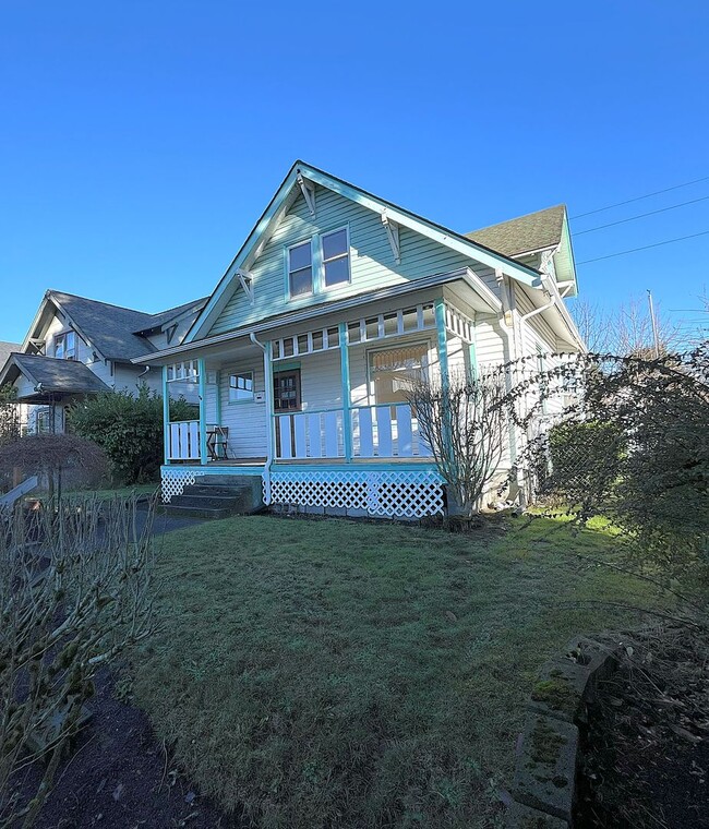 Foto del edificio - Loads 0f charm craftsman in Tacoma!