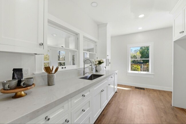 Foto del edificio - 179 College Way