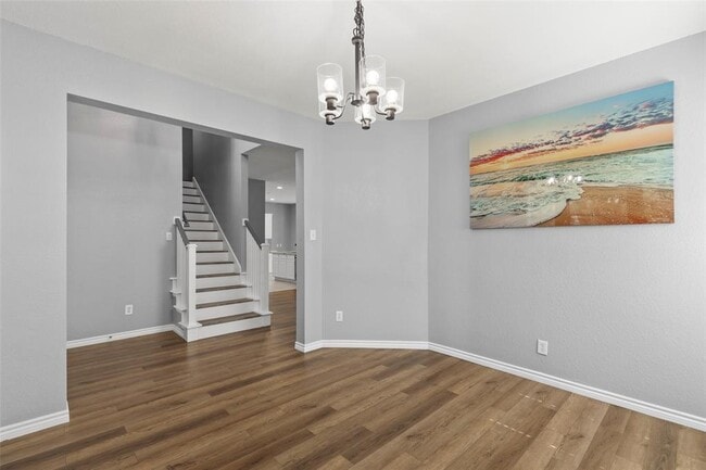 Building Photo - 4427 Village View Dr