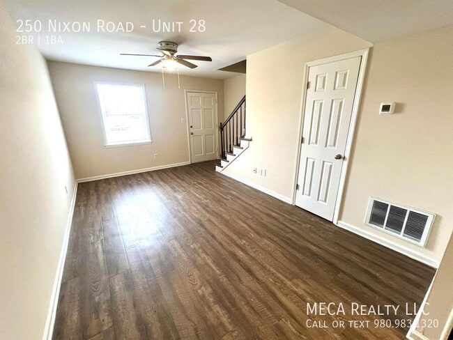 Foto del edificio - 250 Nixon Rd