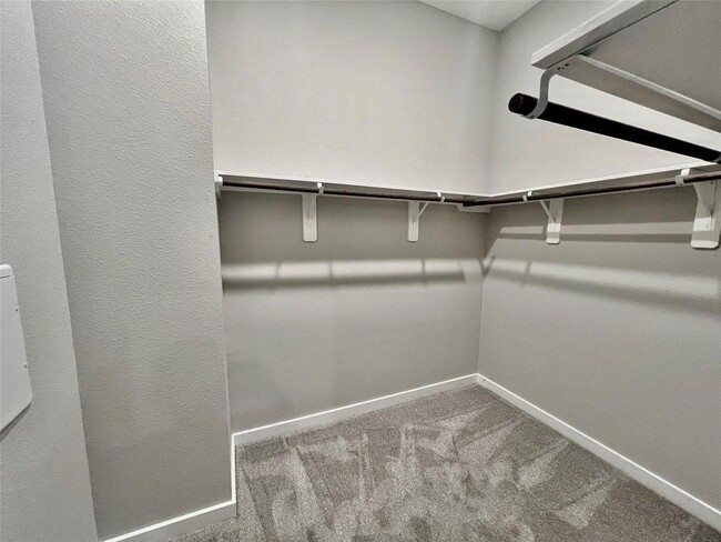 Building Photo - 6712 Parker Oaks Ln