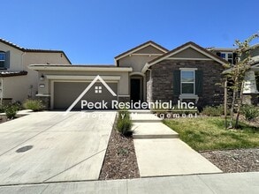 Building Photo - 3225 Willowick Way