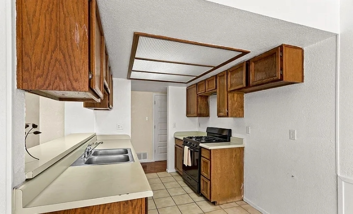 Foto del edificio - 3208 Tomahawk St